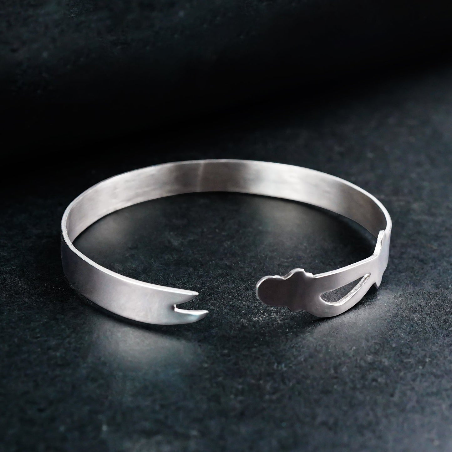 7.5mm Silver Sword Bangle