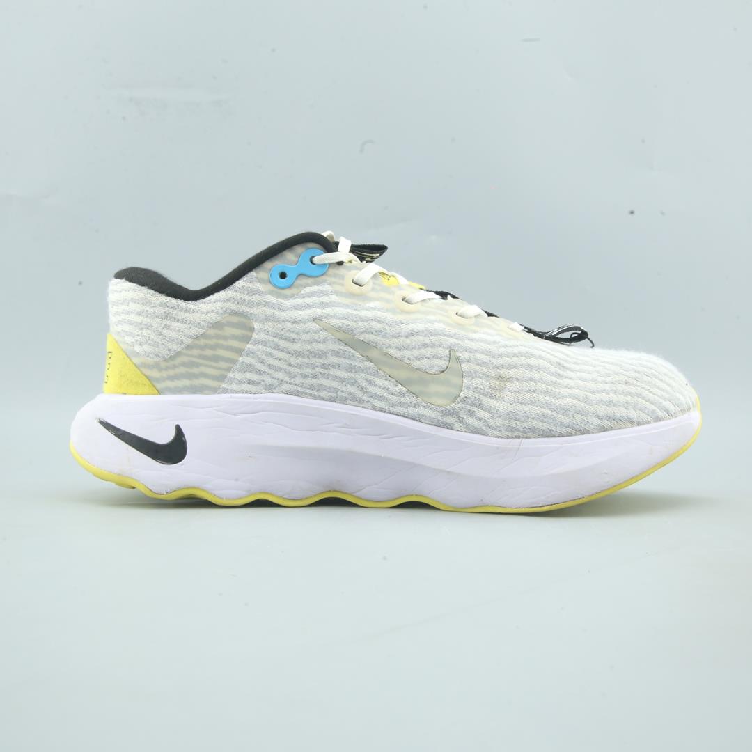 NIKE MOTIVA