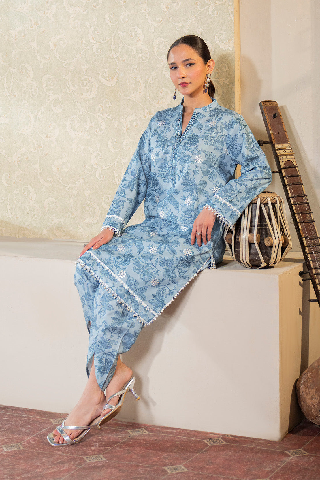 Embroidered - 2 Pc Lawn Suit