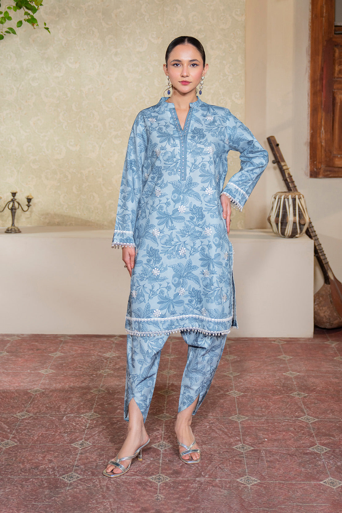 Embroidered - 2 Pc Lawn Suit