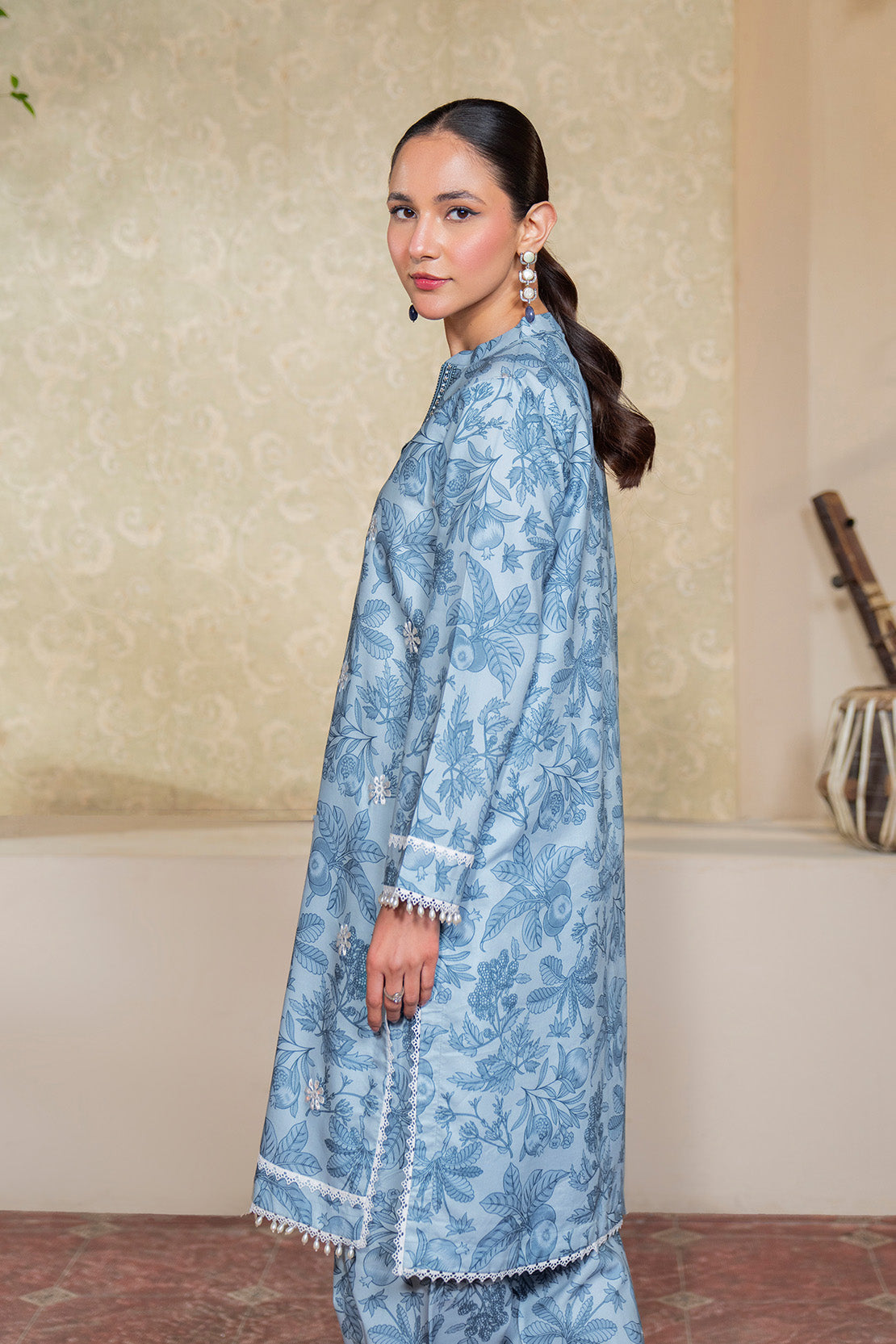 Embroidered - 2 Pc Lawn Suit
