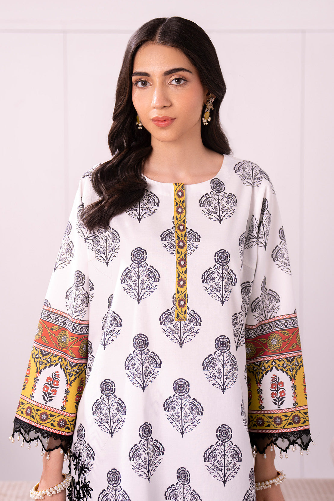 Embroidered - 2 Pc Lawn Suit