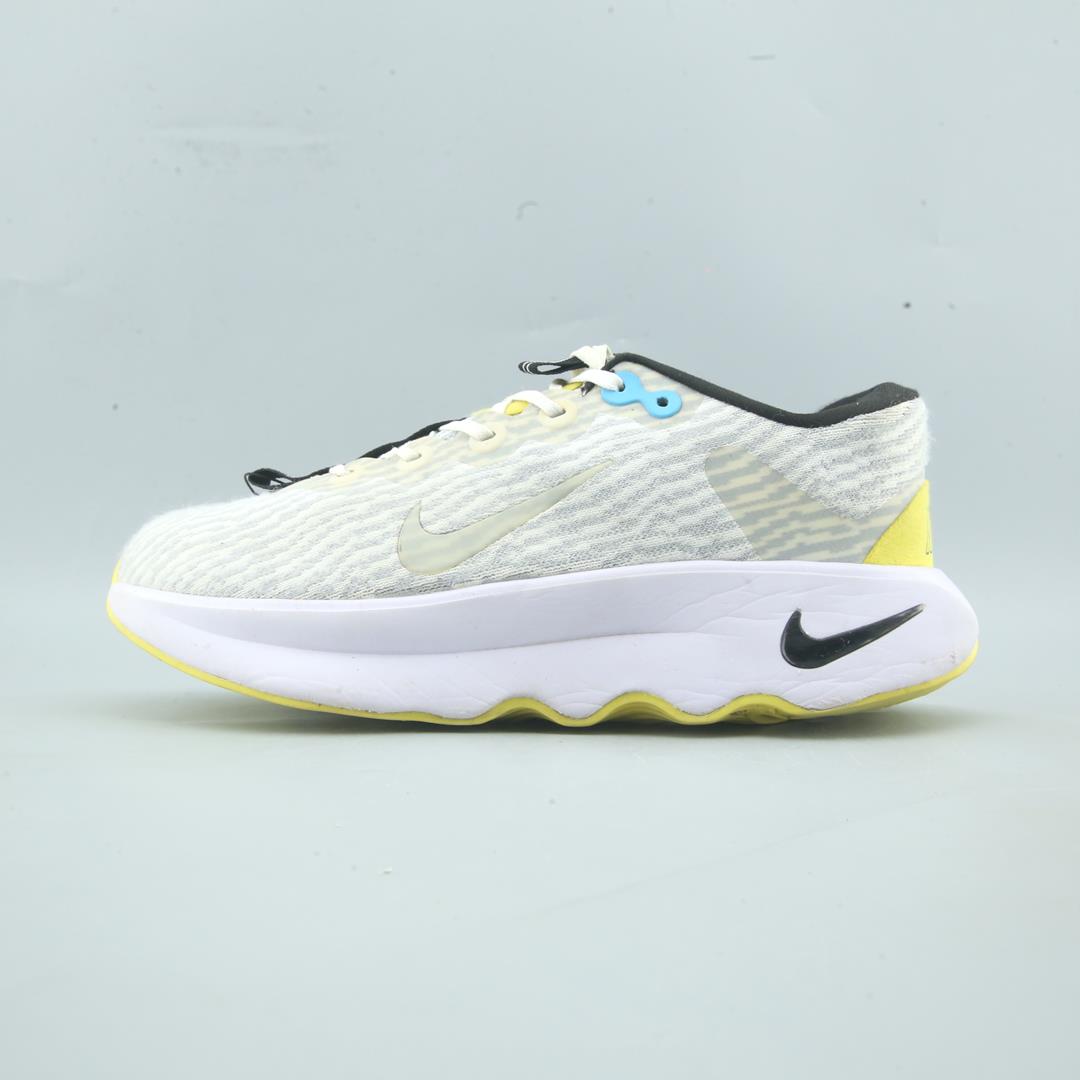 NIKE MOTIVA