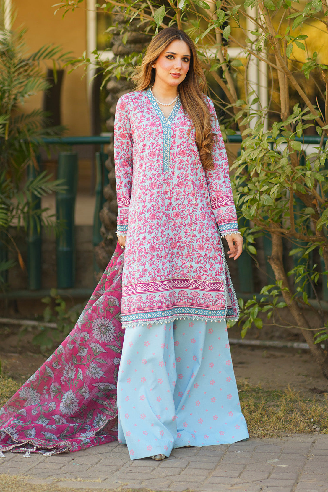 Embroidered - 3 Pc Lawn Suit (Organza Dupatta)