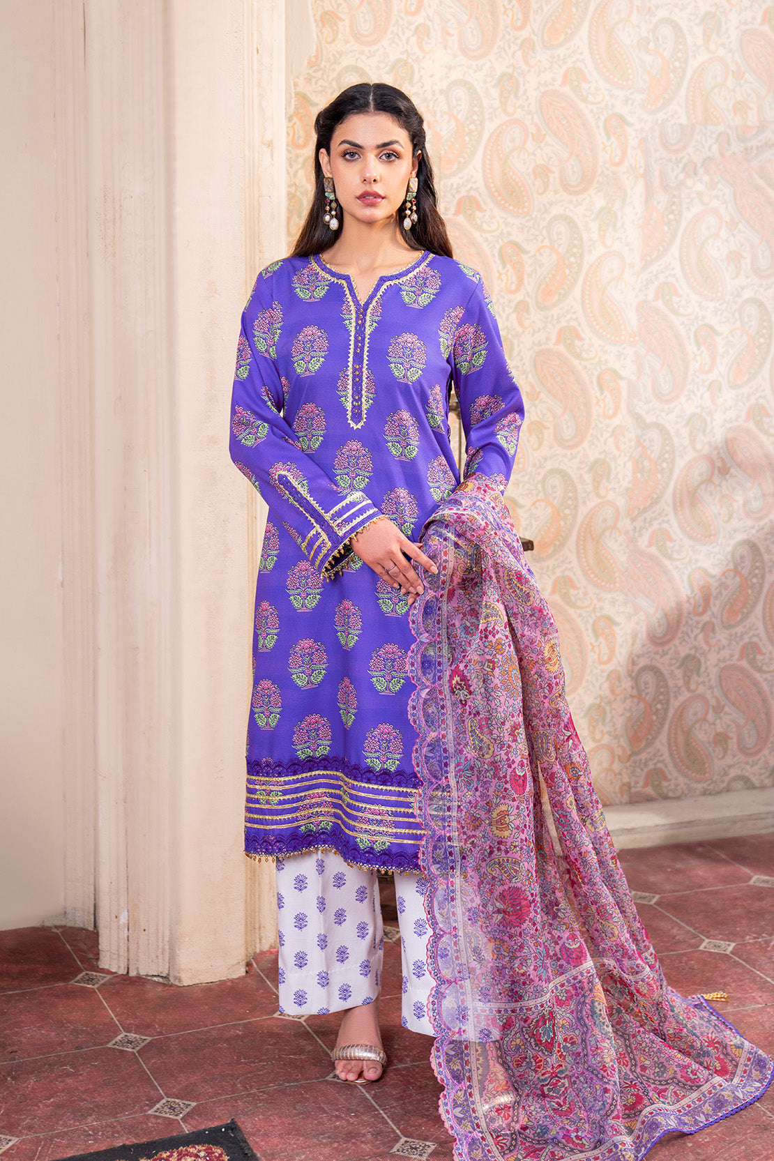Embroidered - 3 Pc Lawn Suit (Organza Dupatta)