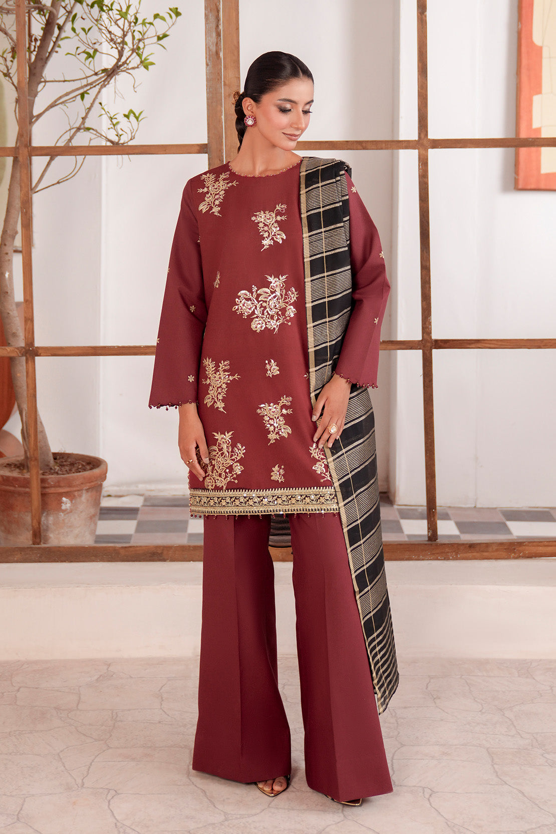 Embroidered - 3 Pc Lawn Suit (Dyed Jacquard Dupatta)
