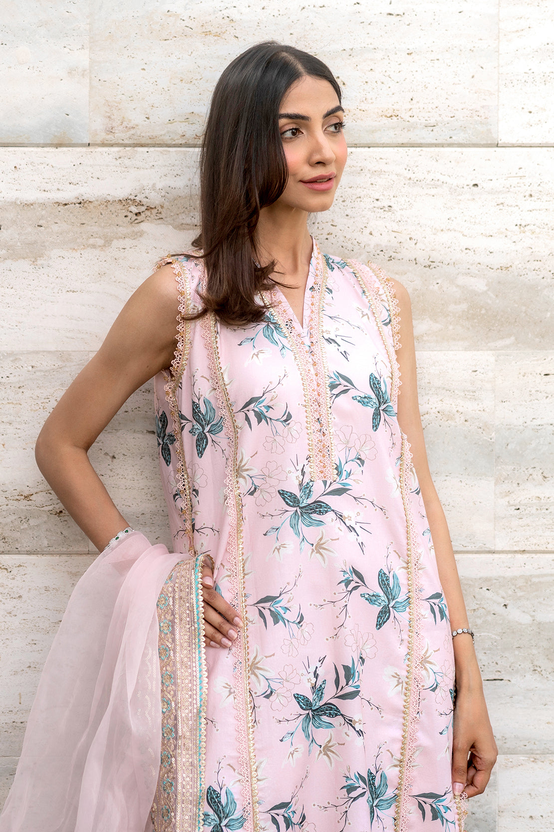 Embroidered - 3 Pc Lawn Suit (Organza Dupatta)