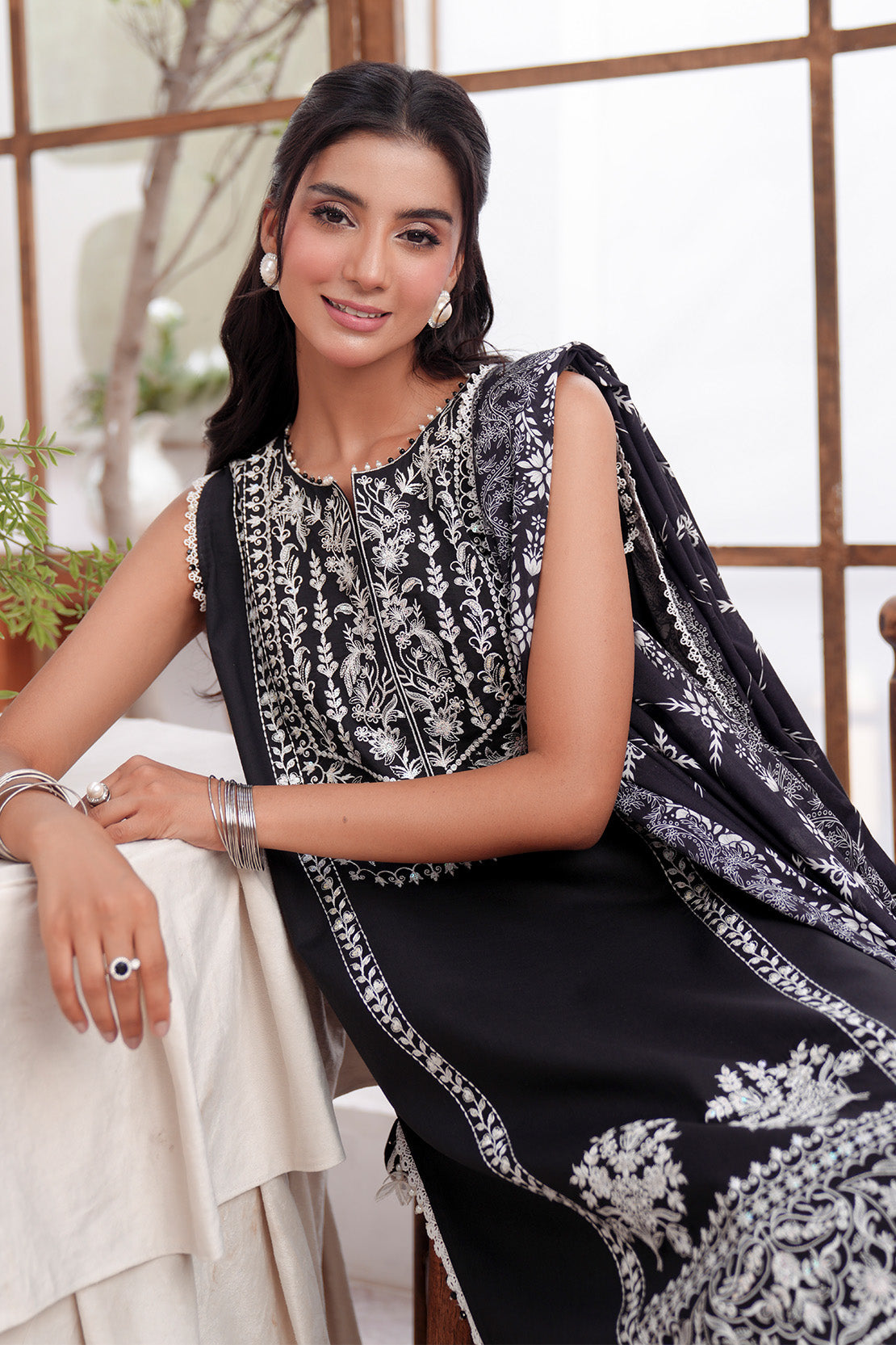 Embroidered - 3 Pc Lawn Suit (Lawn Dupatta)