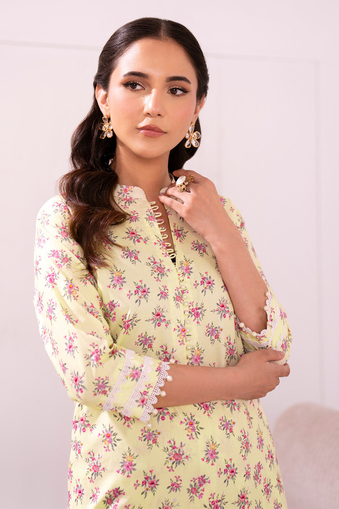 Embroidered - 2 Pc Lawn Suit