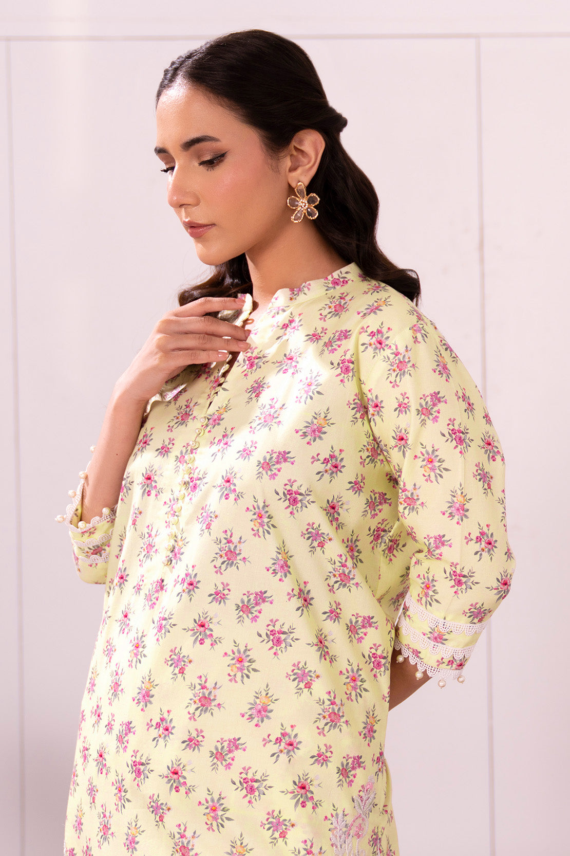 Embroidered - 2 Pc Lawn Suit