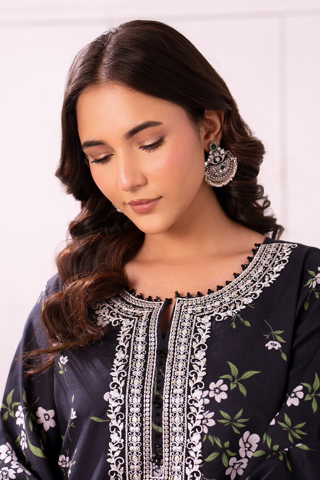 Embroidered - 2 Pc Lawn Suit