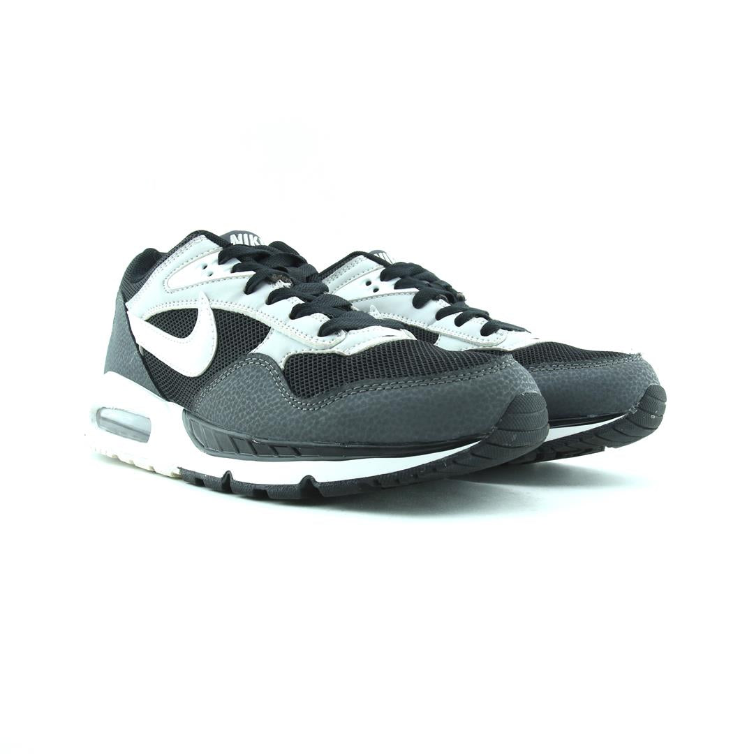 NIKE AIR MAX CORRELATE