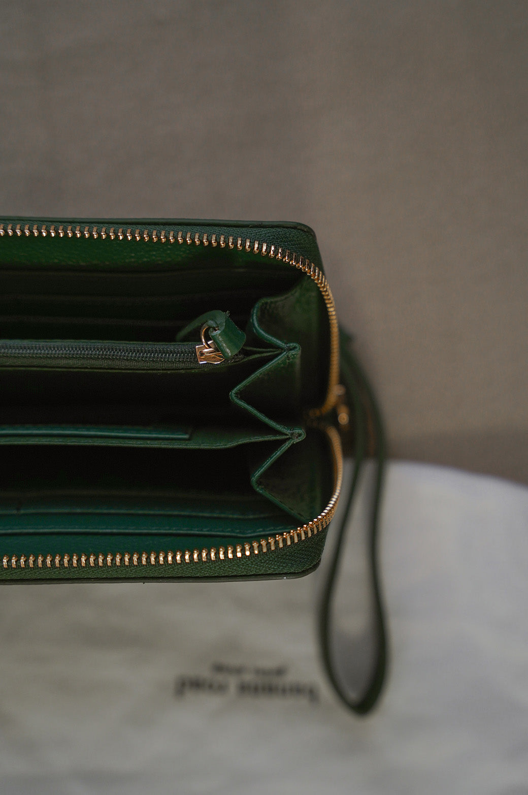 RESORT LEATHER WALLET
