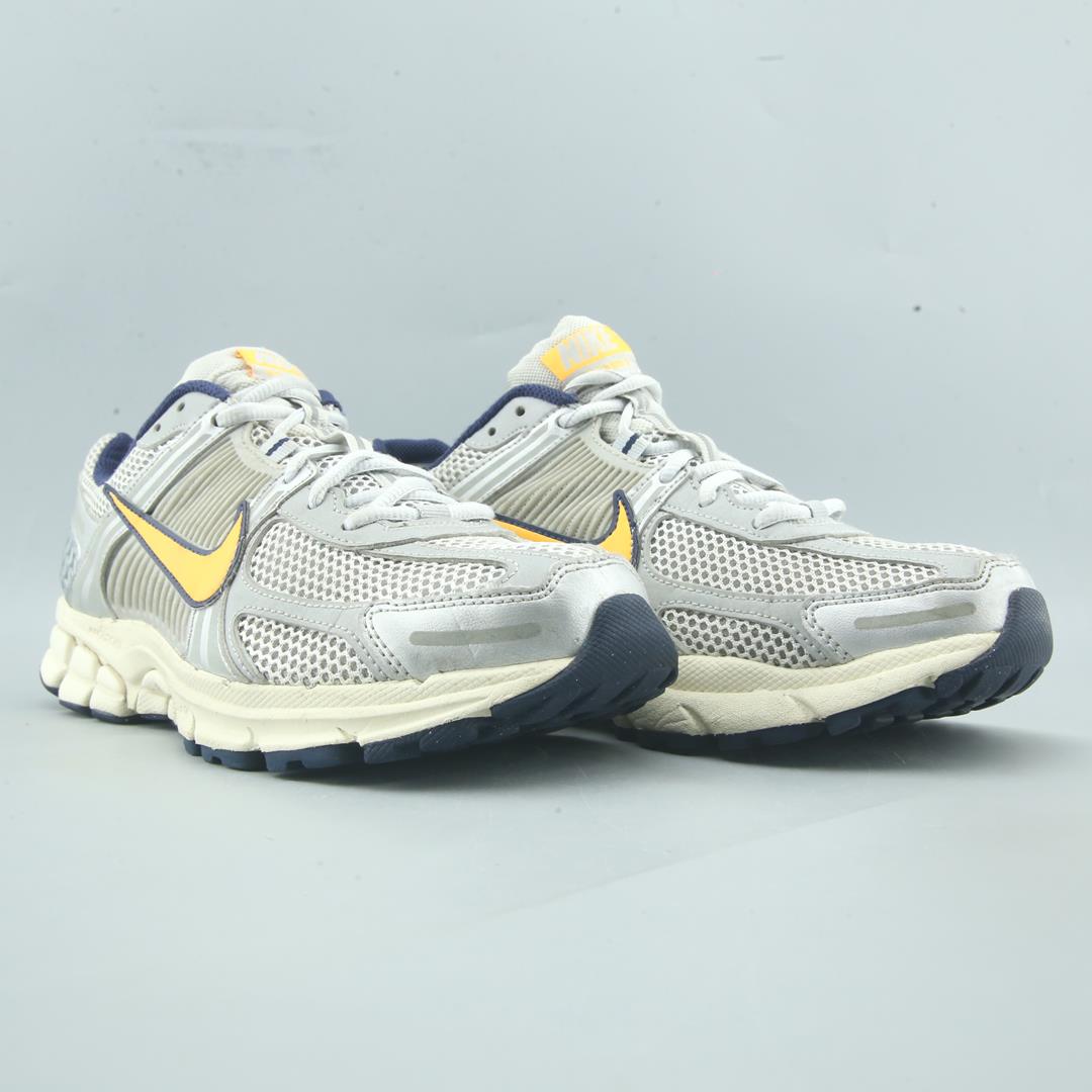 NIKE ZOOM VOMERO 5