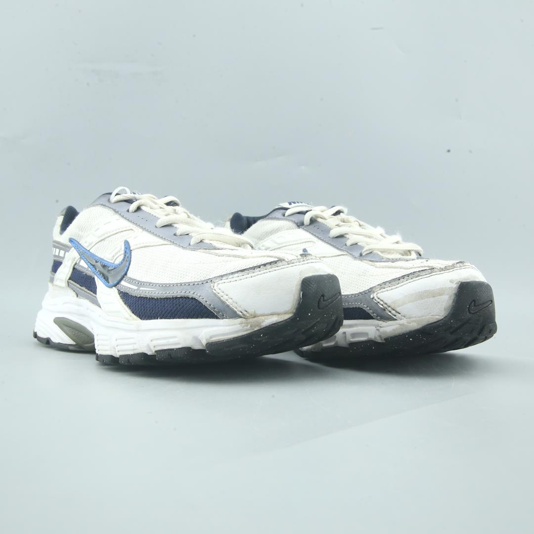 NIKE INITIATOR