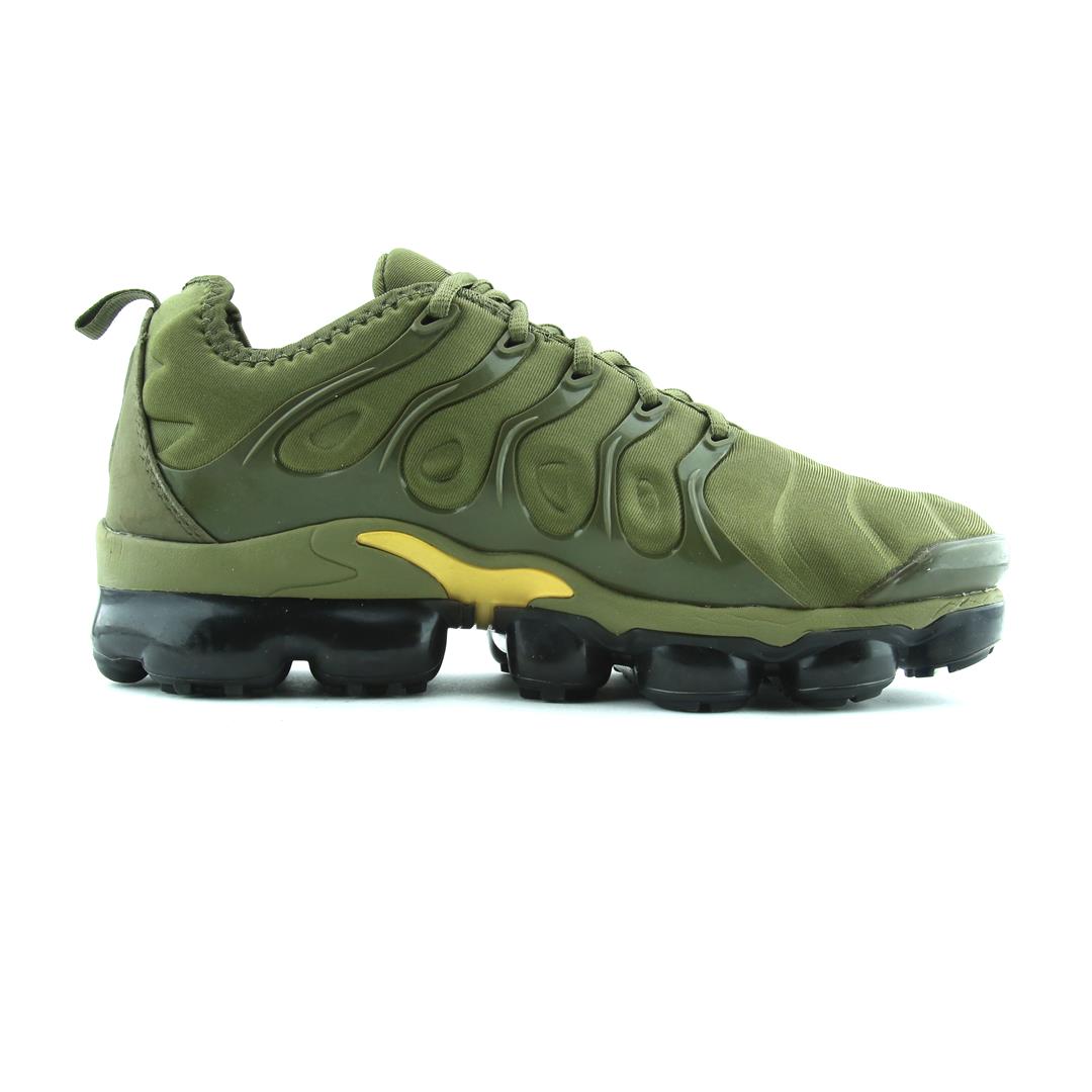 NIKE AIR VAPORMAX PLUS