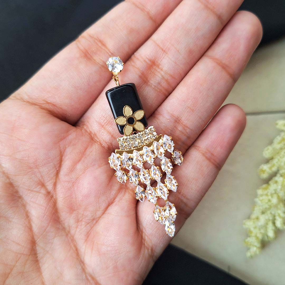 Zenia Earrings (Golden)