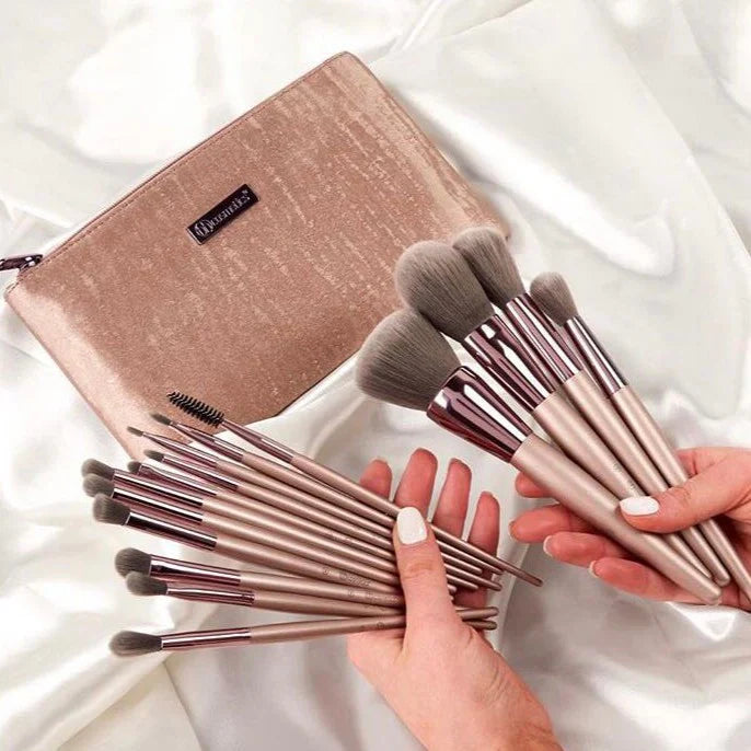 LADIES MAKEUP BRUSHES !