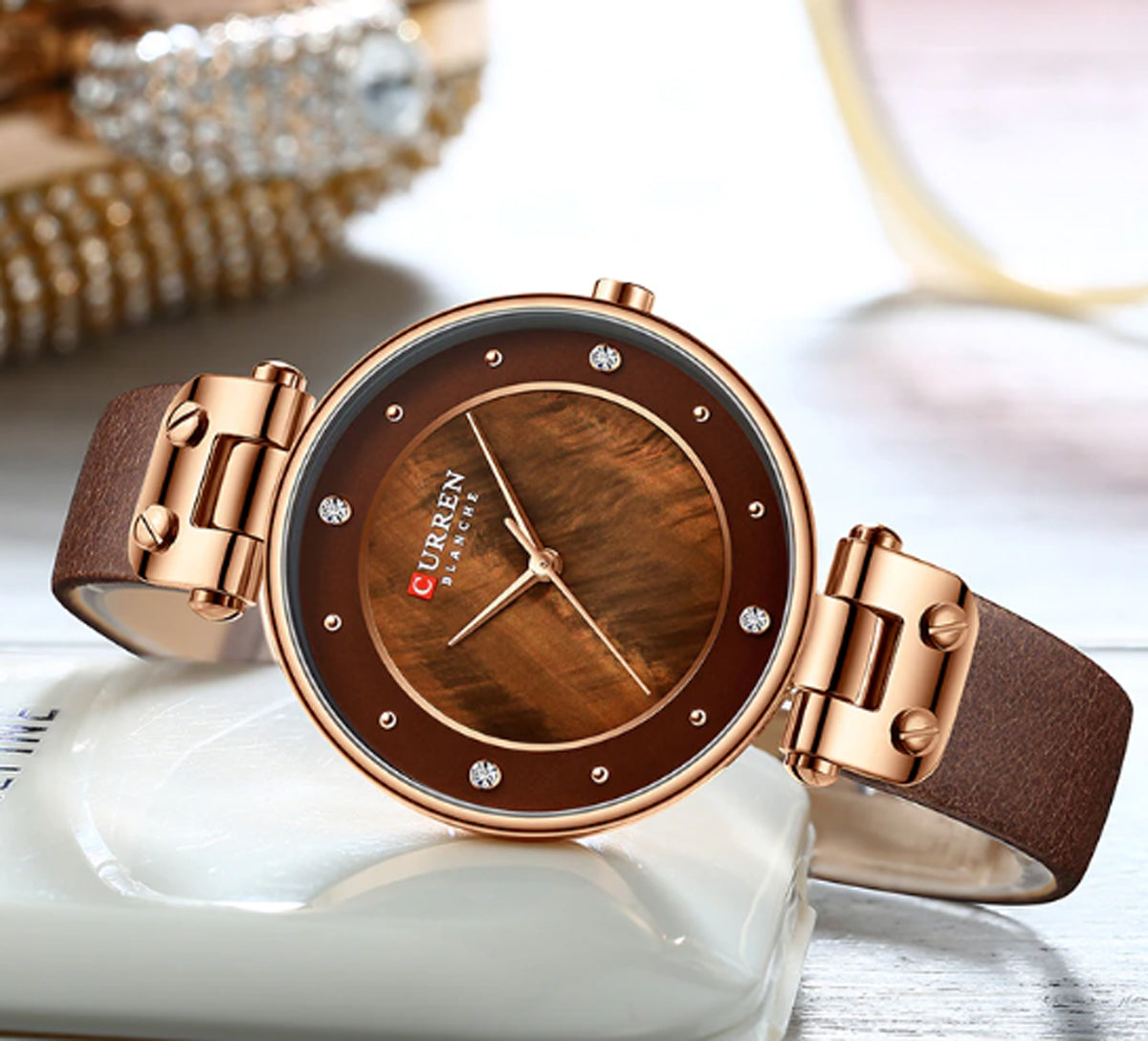 CURREN 9056 Women's Leather Straps Watch