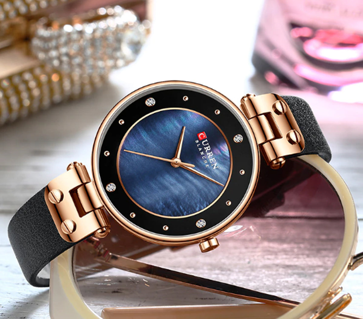 CURREN 9056 Women's Leather Straps Watch