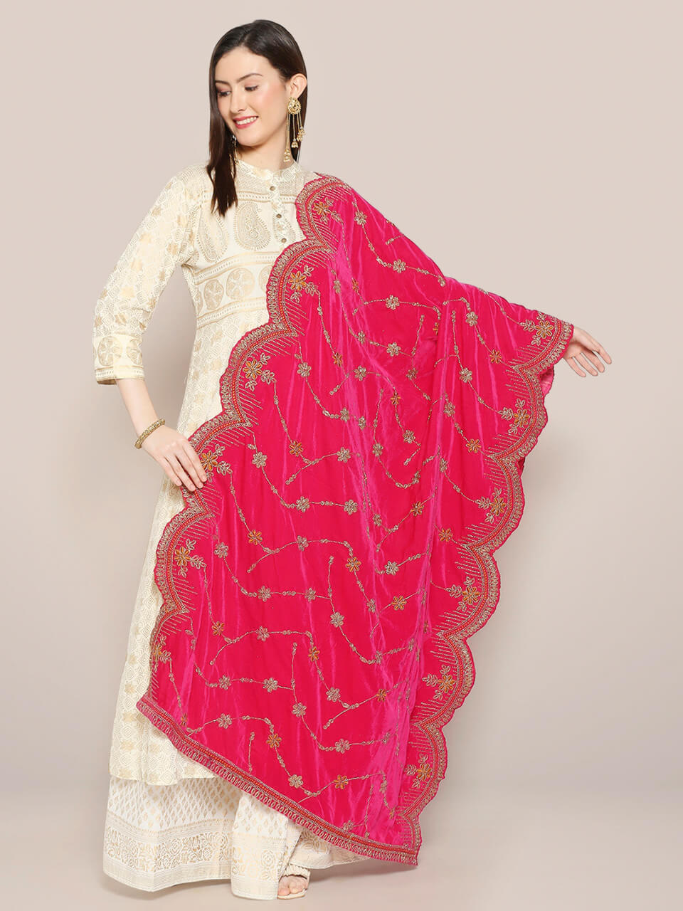 Scalloped Velvet Dupatta with Gold Embroidery