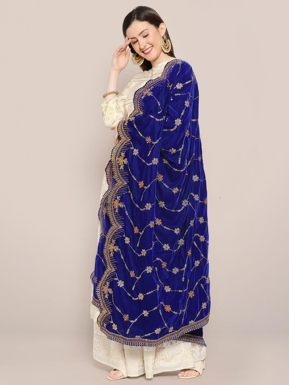Scalloped Velvet Dupatta with Gold Embroidery