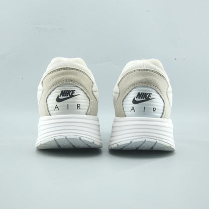 NIKE AIR MAX SOLO