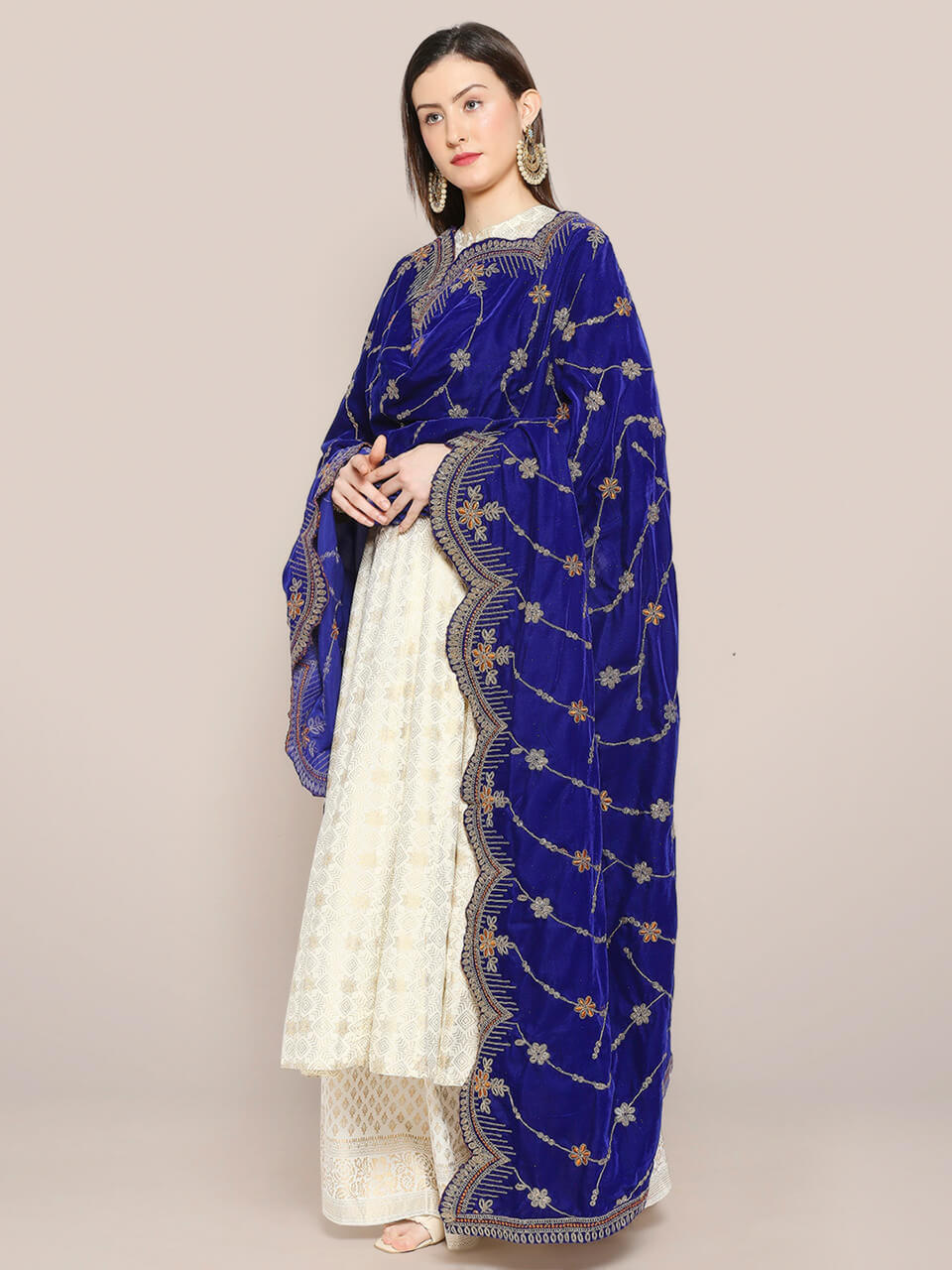 Scalloped Velvet Dupatta with Gold Embroidery