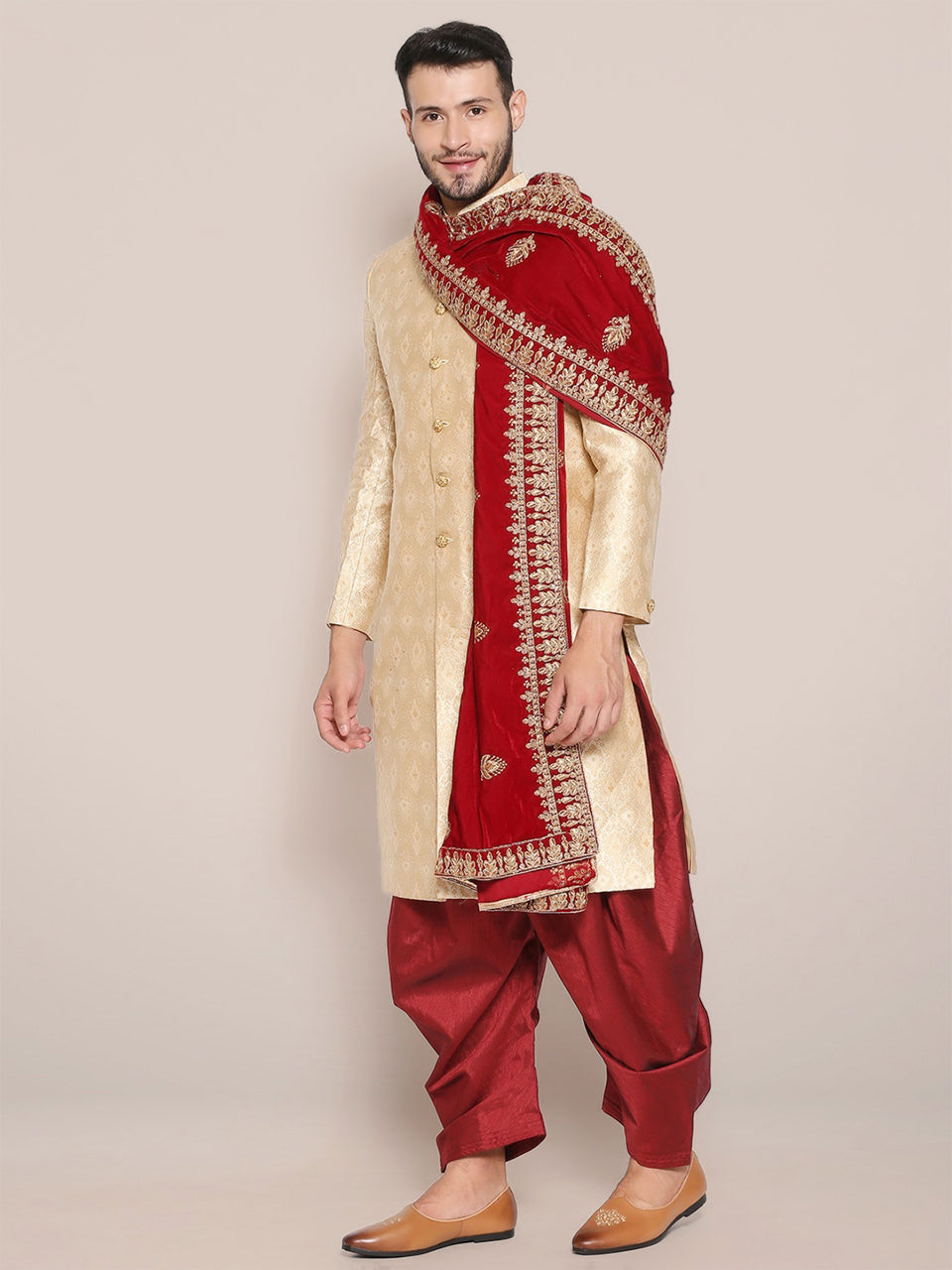Men's Maroon Velvet Dupatta with Embroidered Gold Motifs.