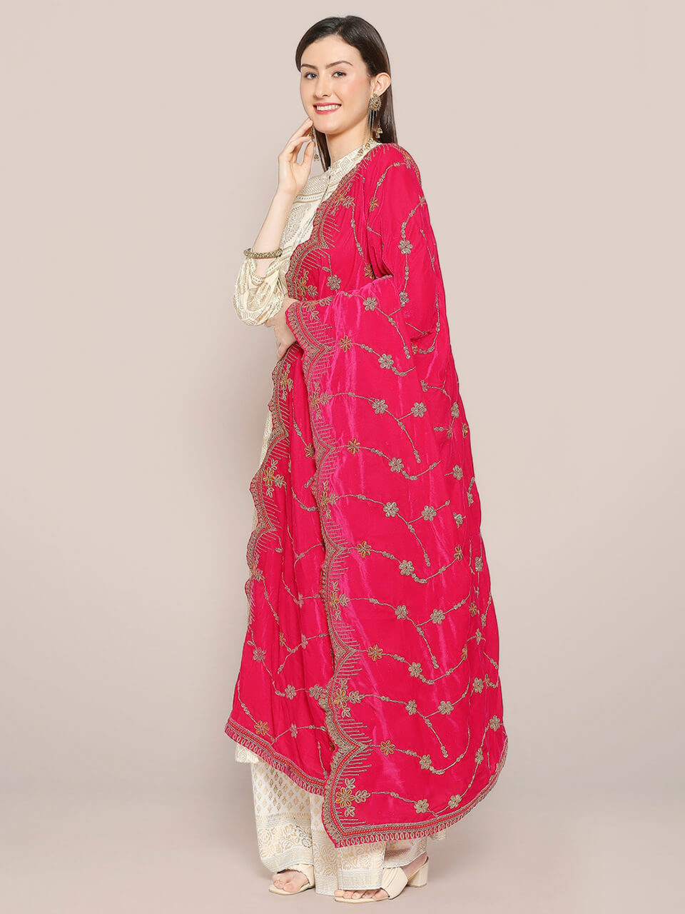 Scalloped Velvet Dupatta with Gold Embroidery