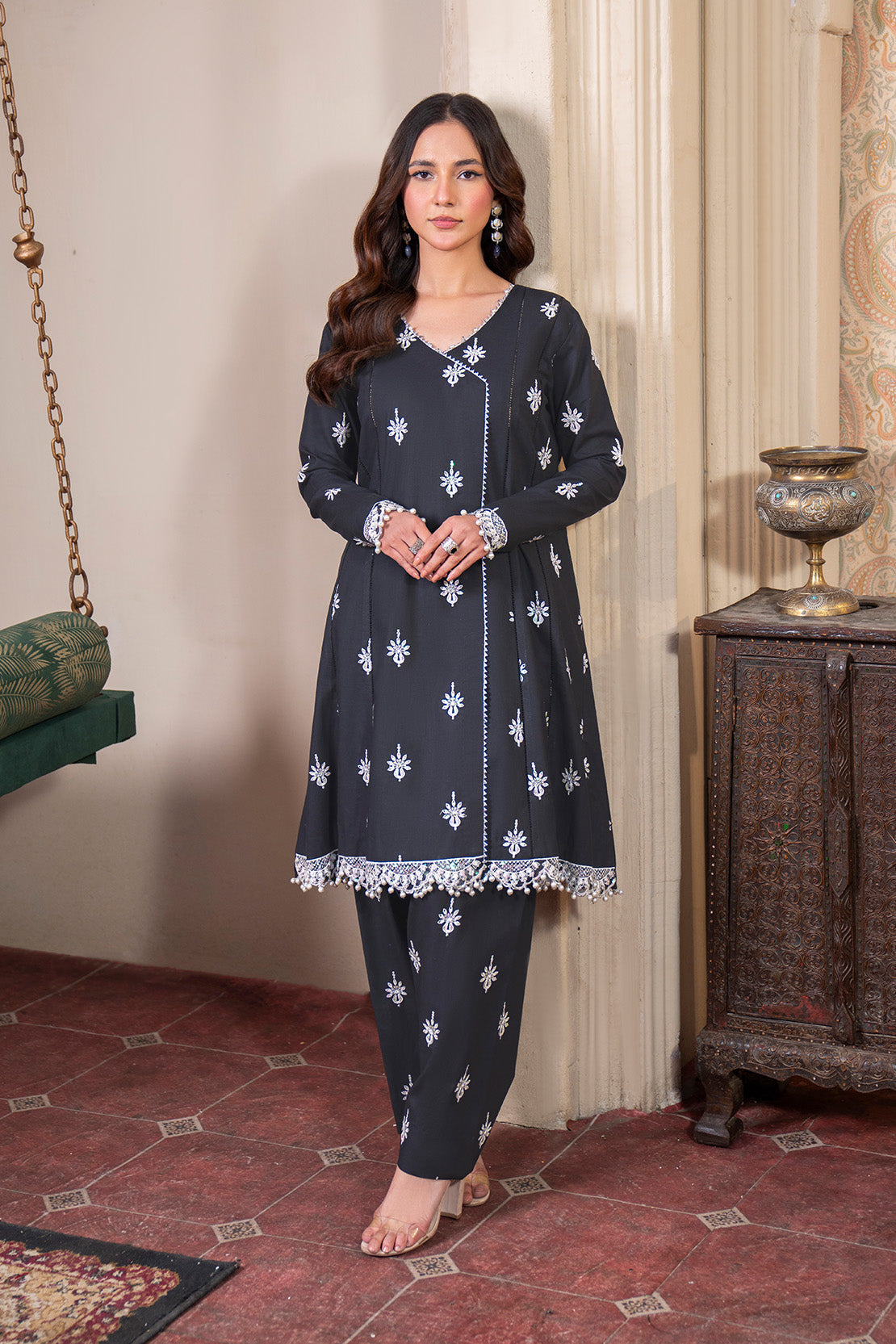 Embroidered - 2 Pc Lawn Suit