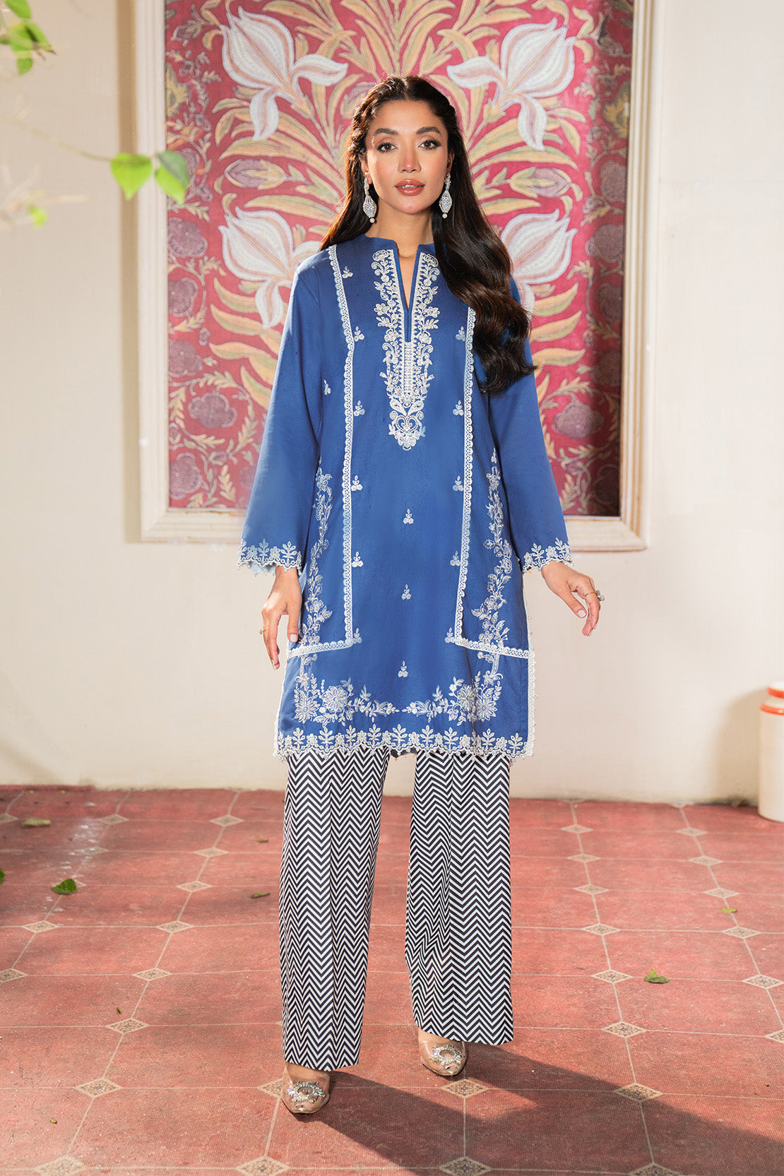 Embroidered - 2 Pc Lawn Suit