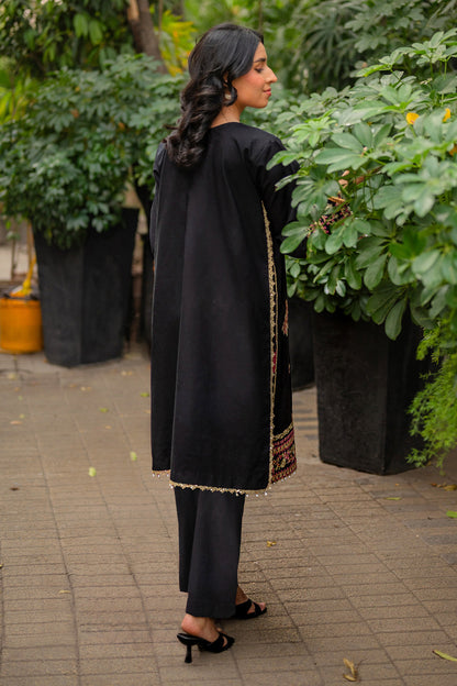 Embroidered - 2 Pc Lawn Suit