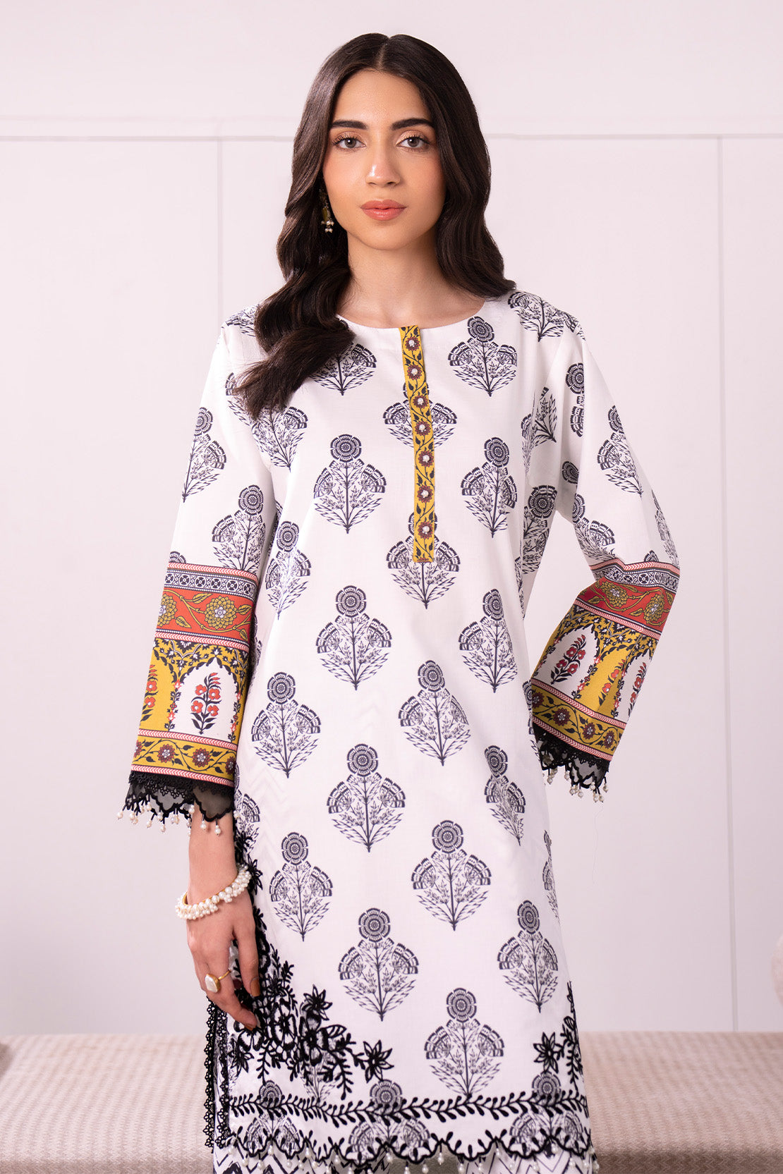 Embroidered - 2 Pc Lawn Suit