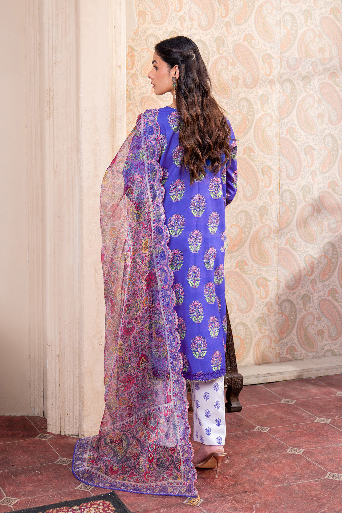 Embroidered - 3 Pc Lawn Suit (Organza Dupatta)