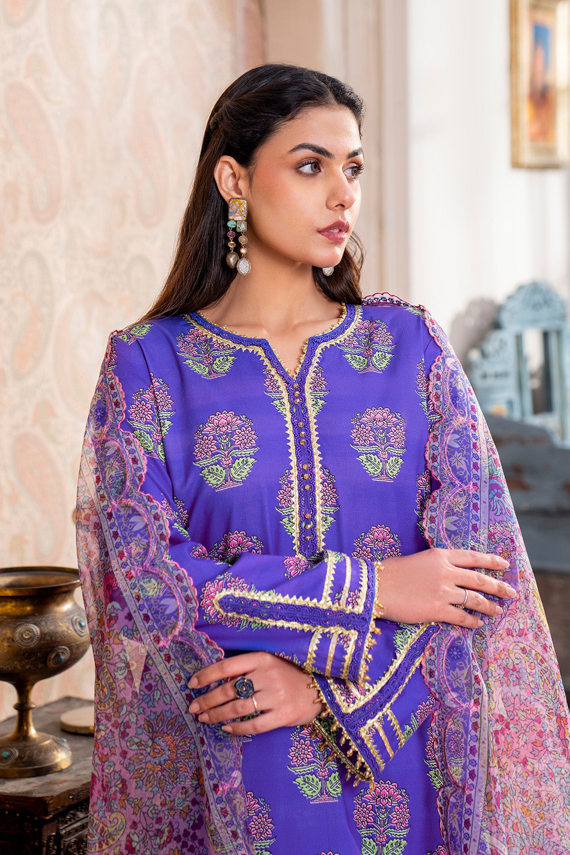 Embroidered - 3 Pc Lawn Suit (Organza Dupatta)