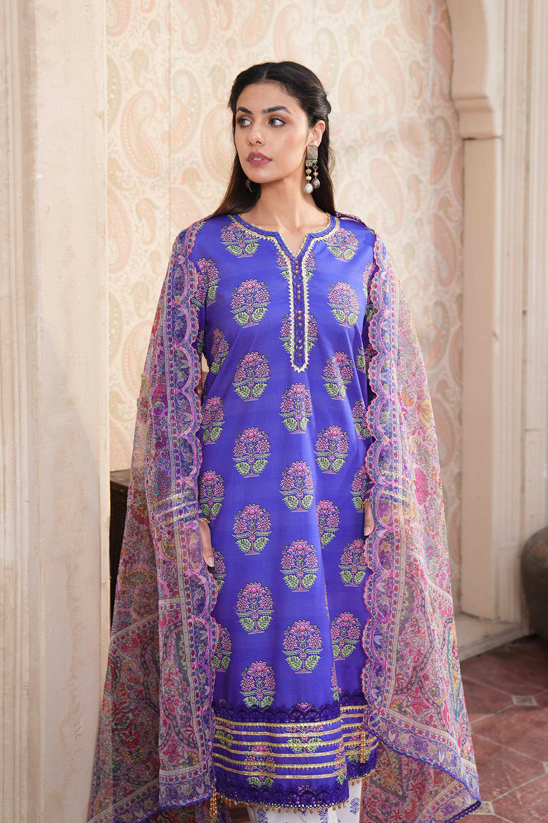 Embroidered - 3 Pc Lawn Suit (Organza Dupatta)