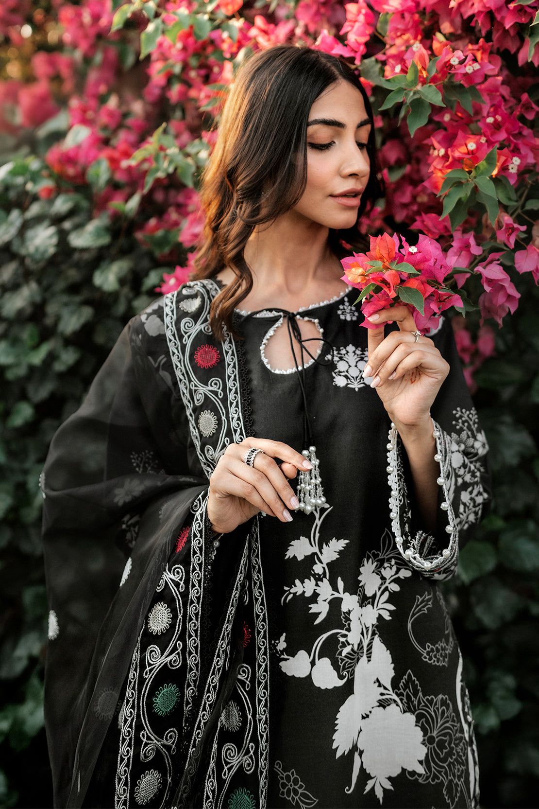 Embroidered - 3 Pc Lawn Suit (Organza Dupatta)