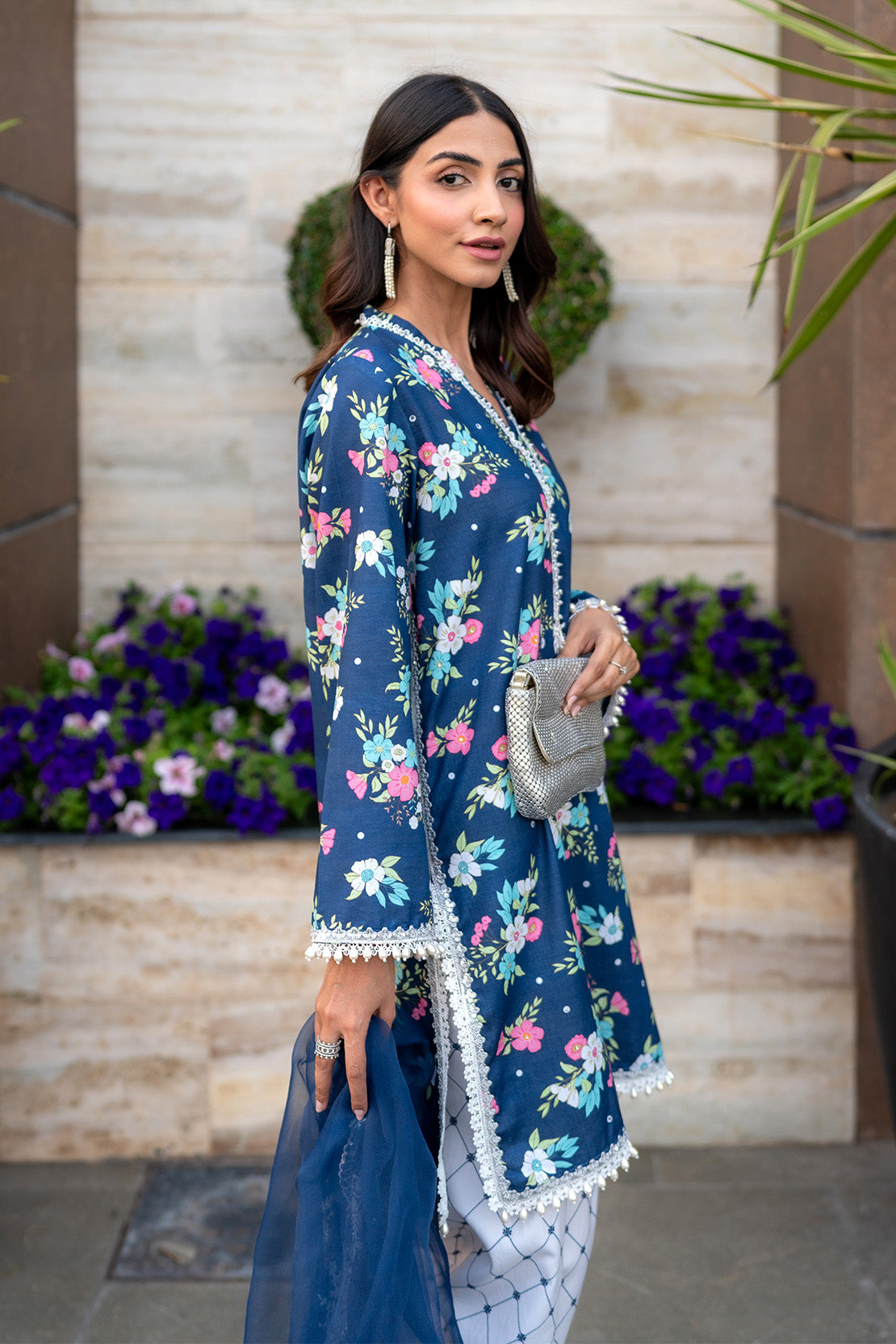 Embroidered - 3 Pc Lawn Suit (Organza Dupatta)