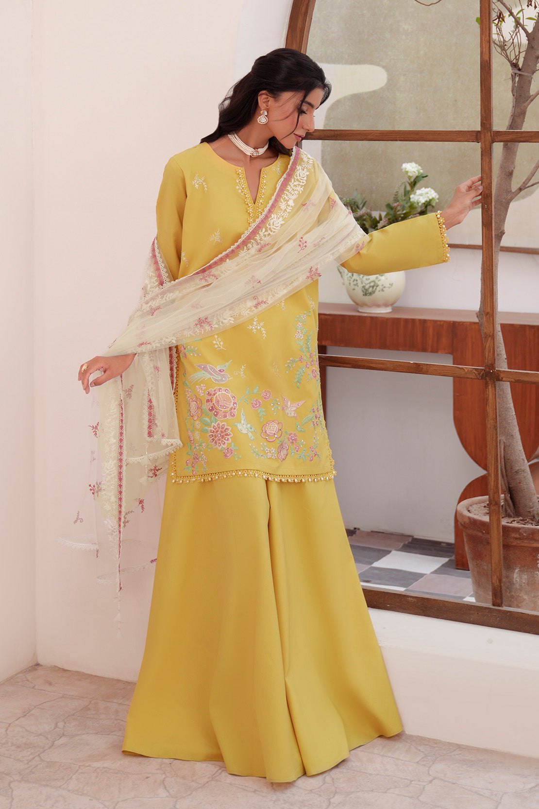 Embroidered - 3 Pc Lawn Suit (Net Dupatta)