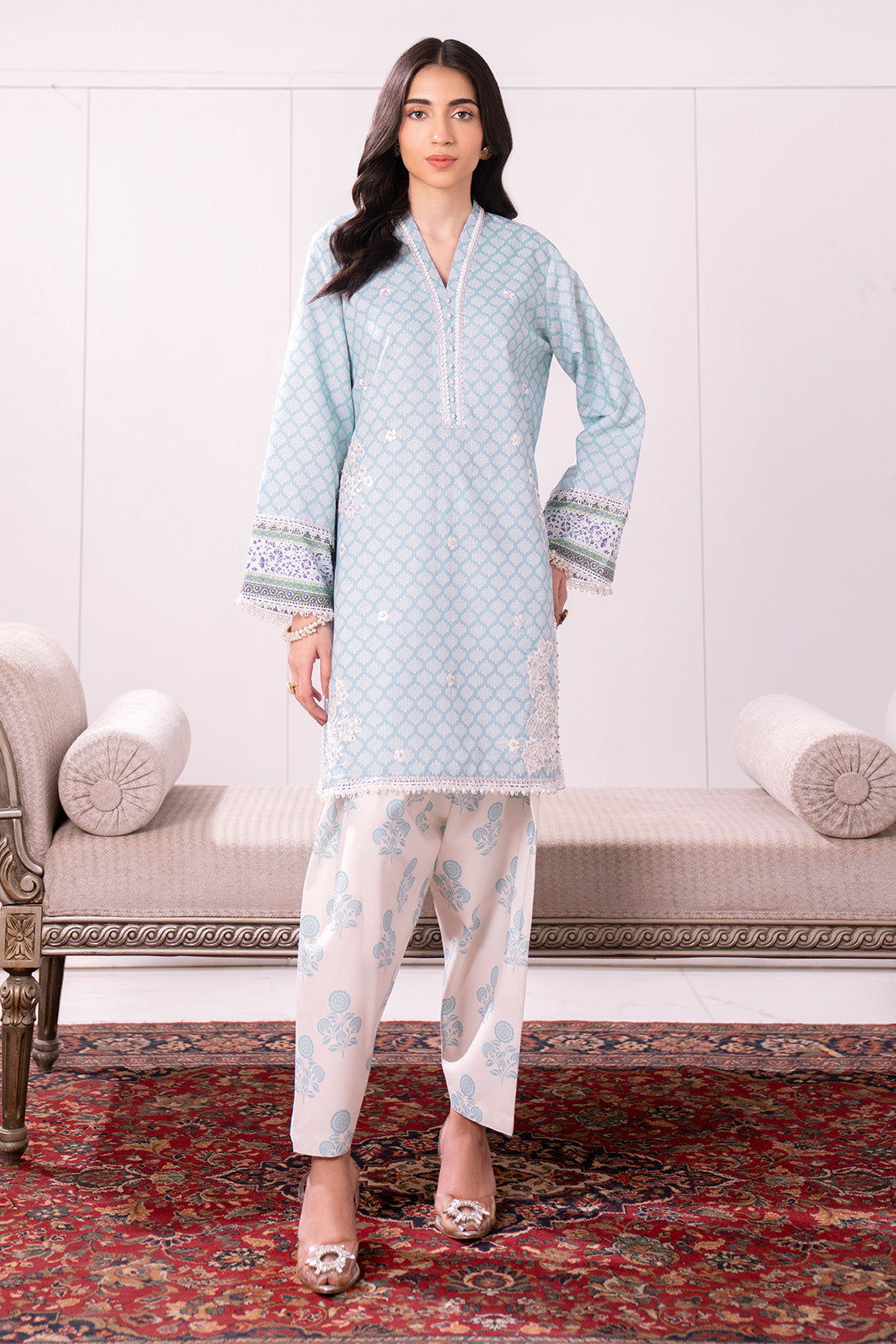 Embroidered - 2 Pc Lawn Suit