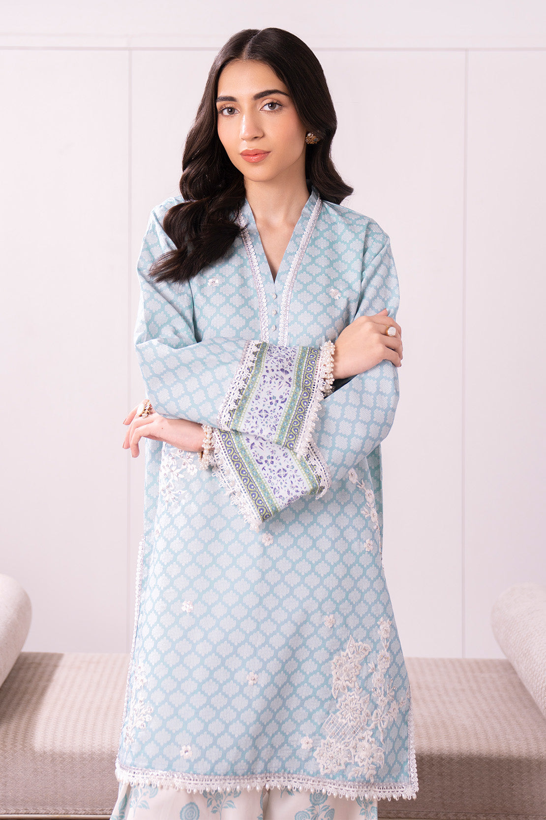 Embroidered - 2 Pc Lawn Suit