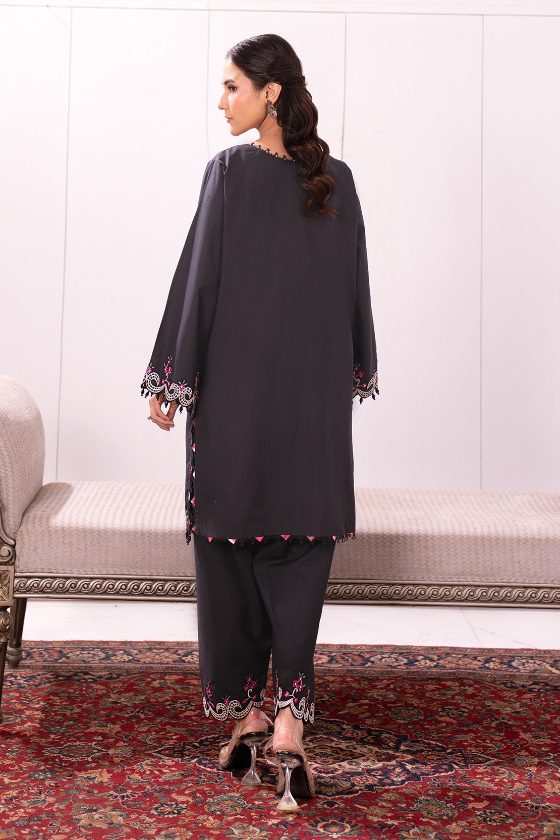Embroidered - 2 Pc Lawn Suit