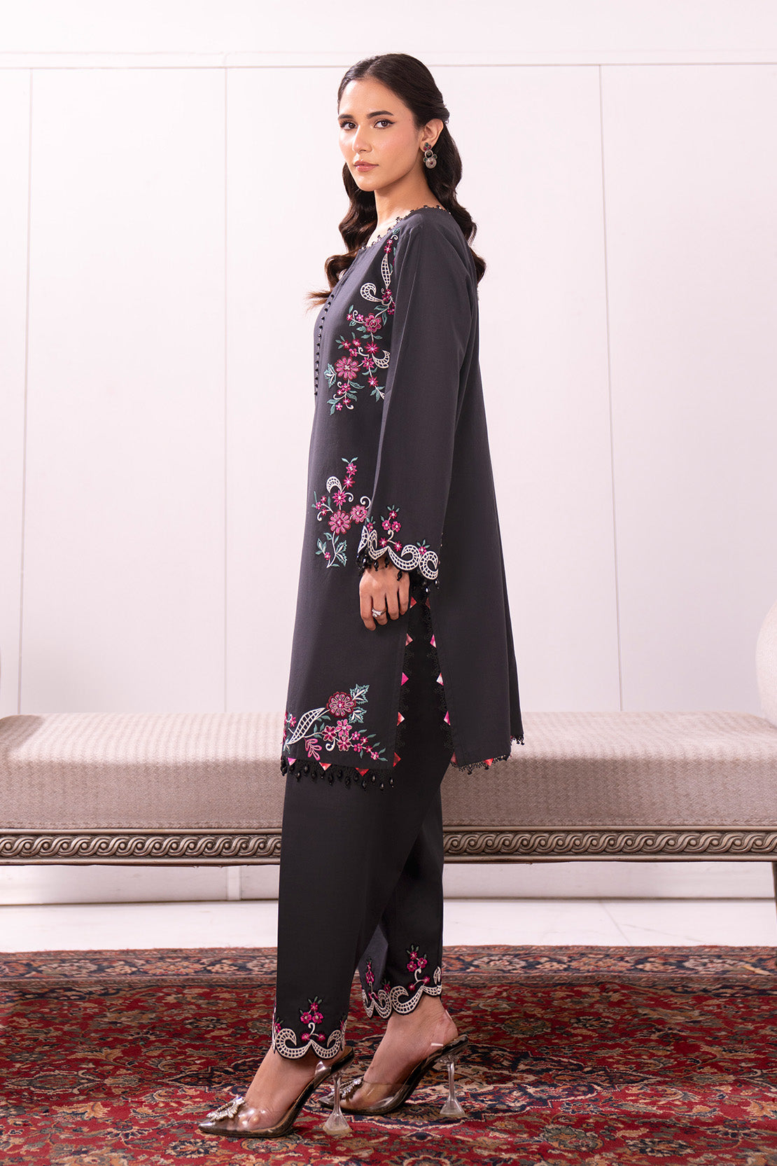 Embroidered - 2 Pc Lawn Suit