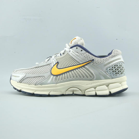 NIKE ZOOM VOMERO 5