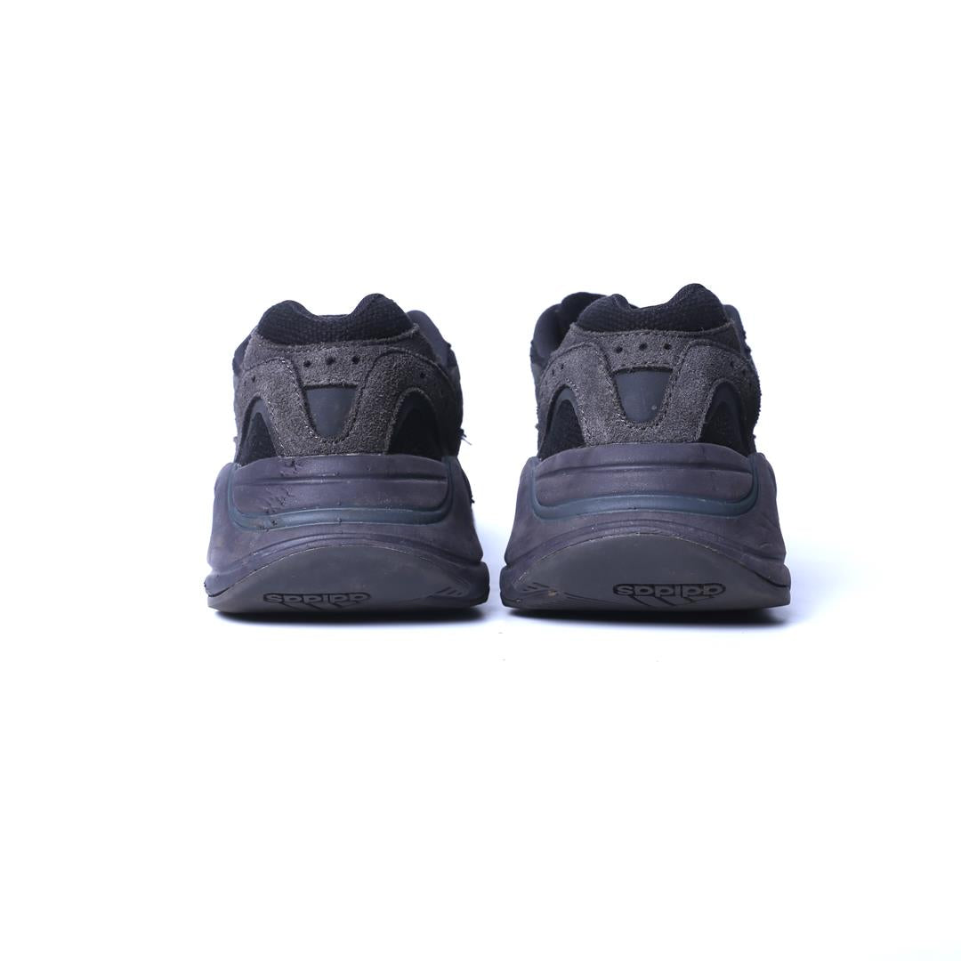 ADIDAS YEEZY BOOST 700 V2