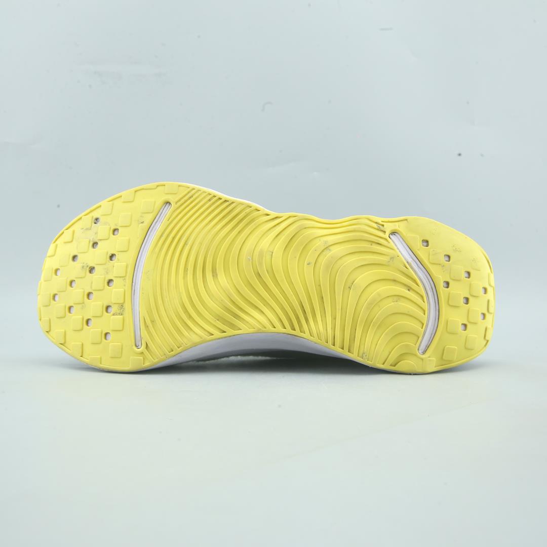 NIKE MOTIVA