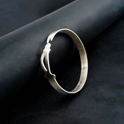 7.5mm Silver Sword Bangle
