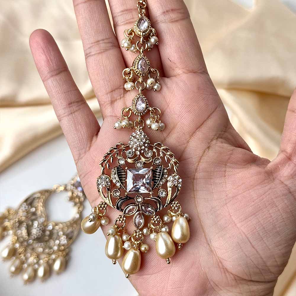 Annika Earrings Teeka Set
