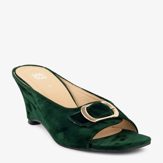 Emerald Charm Wedge